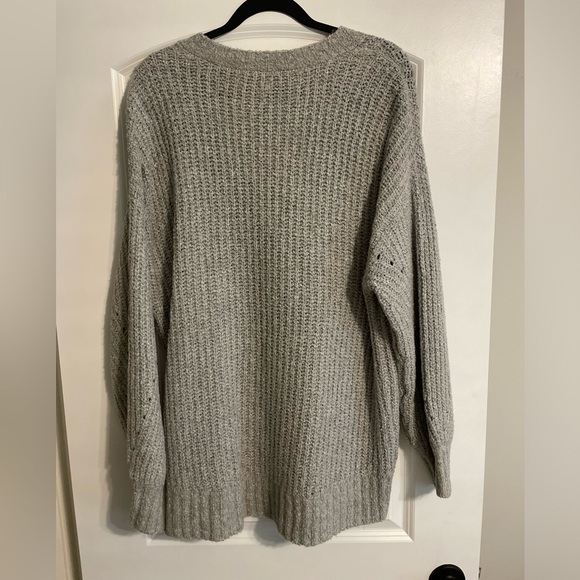 American Eagle Women’s Gray Sweater Cardigan Size Medium - Picture 2 of 3